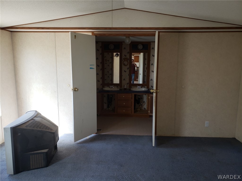 14185 Powerline Road Kingman, AZ 86401 - Photo 6 of 22