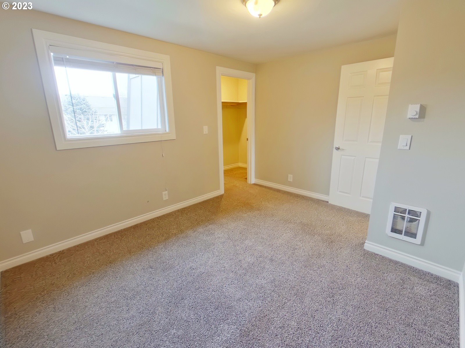 925 Anderson Lane Springfield, OR 97477 - Photo 14 of 19 an empty room with windows