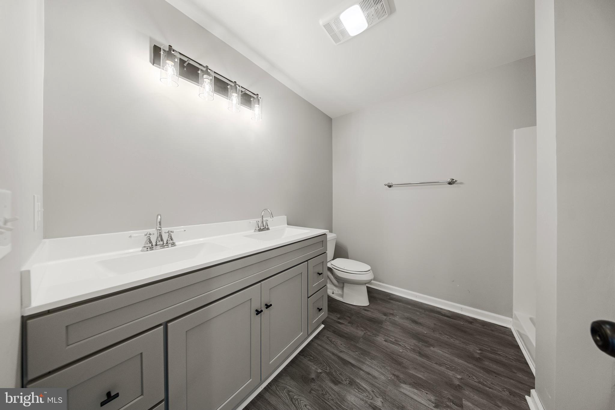 6194 Old Sharptown Road Laurel, DE 19956 - Photo 21 of 29 Primary Bathroom