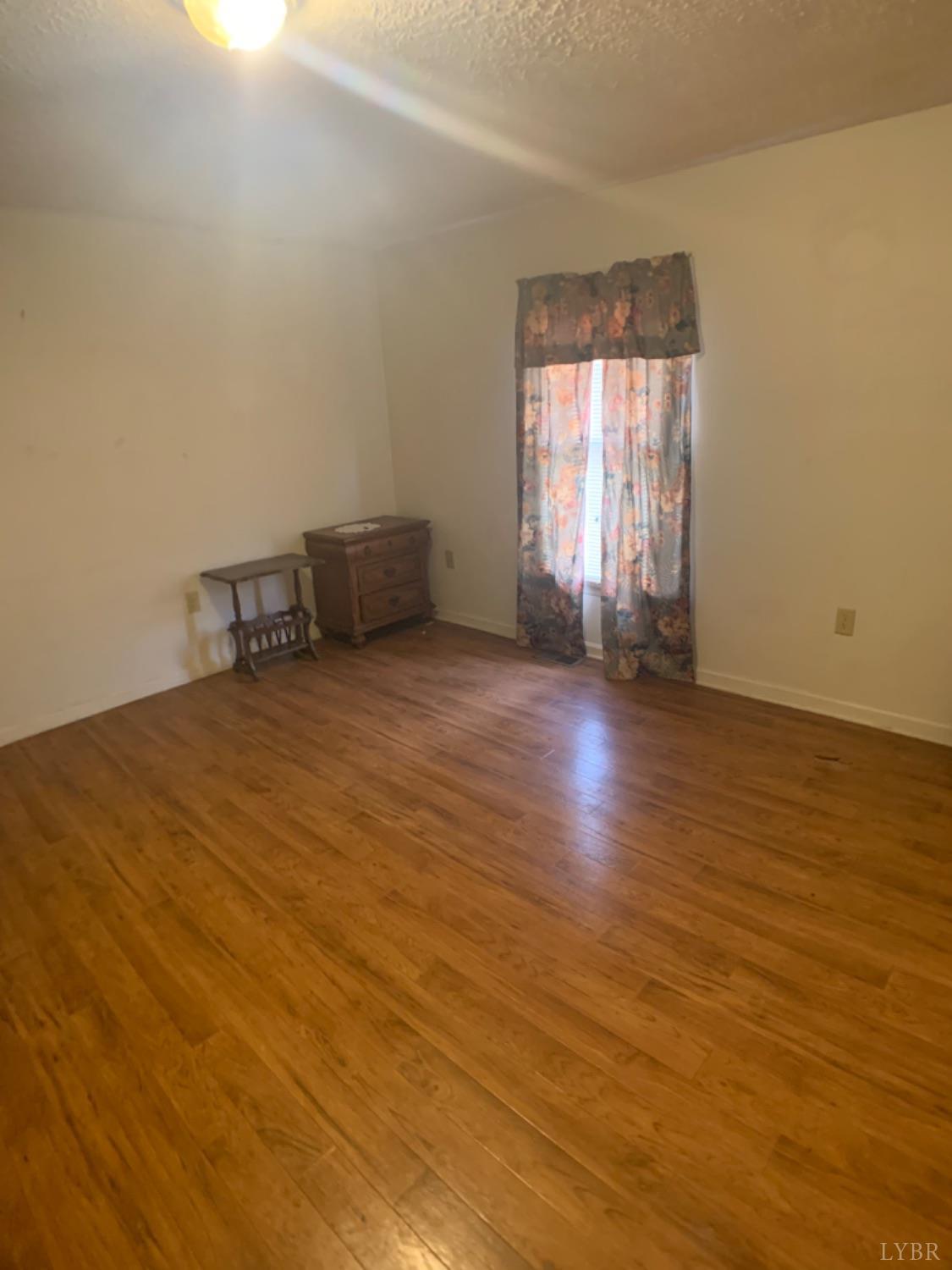 4335 Gladys Road Altavista, VA 24517 - Photo 4 of 12 Gallery Image 4