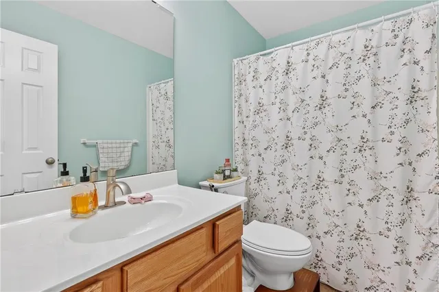 $373,000 | 10823 North Oakland Avenue, Kansas City, MO 64157