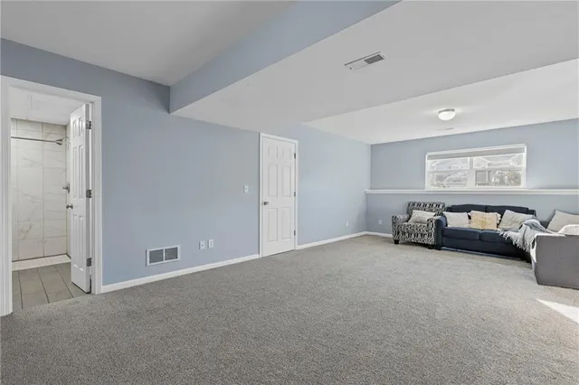 $373,000 | 10823 North Oakland Avenue, Kansas City, MO 64157