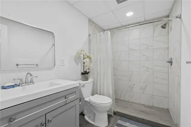 $373,000 | 10823 North Oakland Avenue, Kansas City, MO 64157