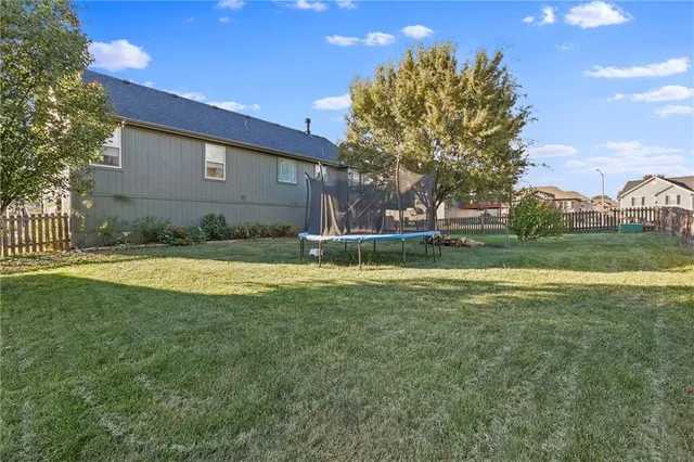 $373,000 | 10823 North Oakland Avenue, Kansas City, MO 64157