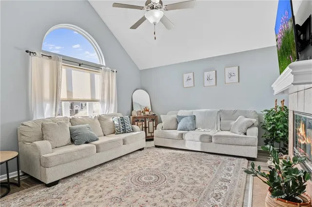 $373,000 | 10823 North Oakland Avenue, Kansas City, MO 64157