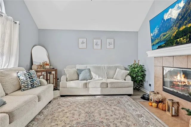 $373,000 | 10823 North Oakland Avenue, Kansas City, MO 64157