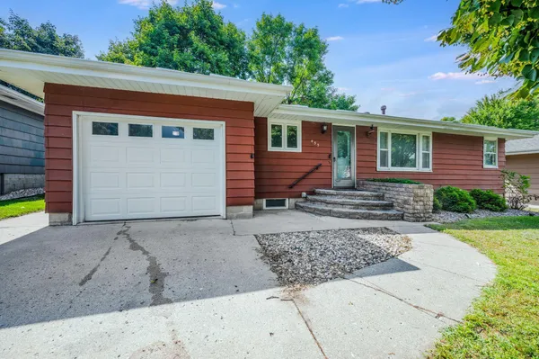 $179,900 | 453 17th Street, Windom, MN 56101