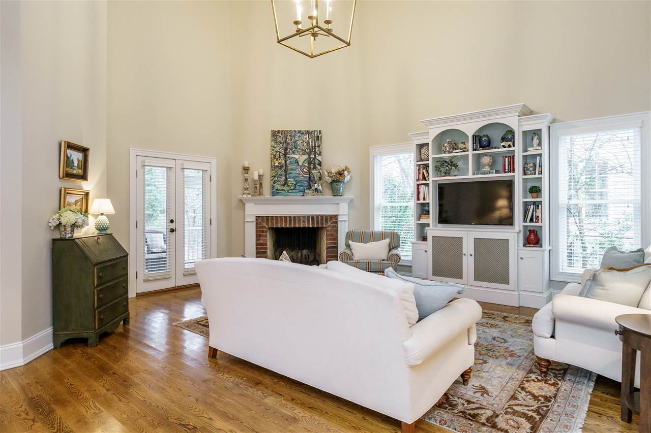 1402 Chester Road Raleigh, NC 27608 - Photo 11 of 25 Living Room