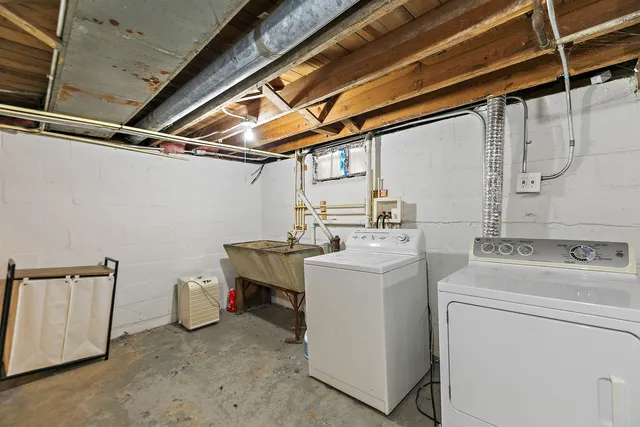 $210,000 | 1105 Woodlawn Circle, Waukegan, IL 60085