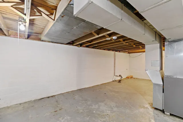 $210,000 | 1105 Woodlawn Circle, Waukegan, IL 60085