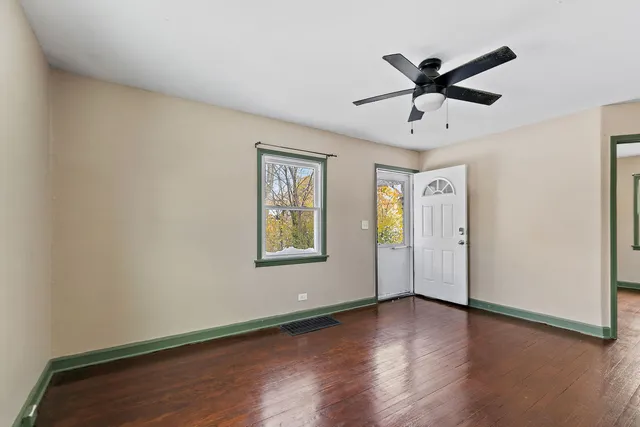 $210,000 | 1105 Woodlawn Circle, Waukegan, IL 60085