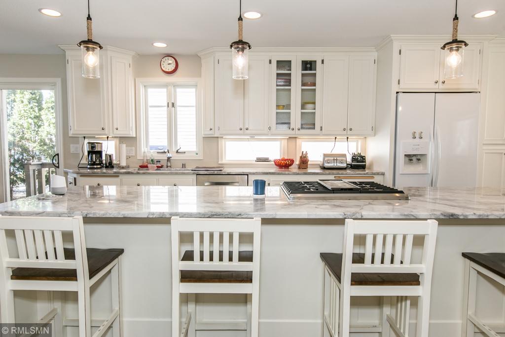 705 Schifsky Road Shoreview, MN 55126 - Photo 6 of 25