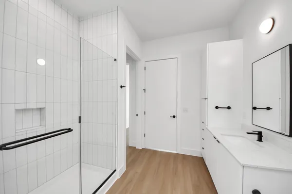 $3,190 | 2810 Riverby Road, Unit 545, Houston, TX 77020