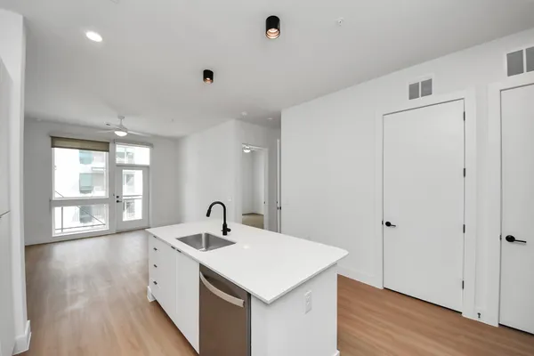 $3,190 | 2810 Riverby Road, Unit 545, Houston, TX 77020