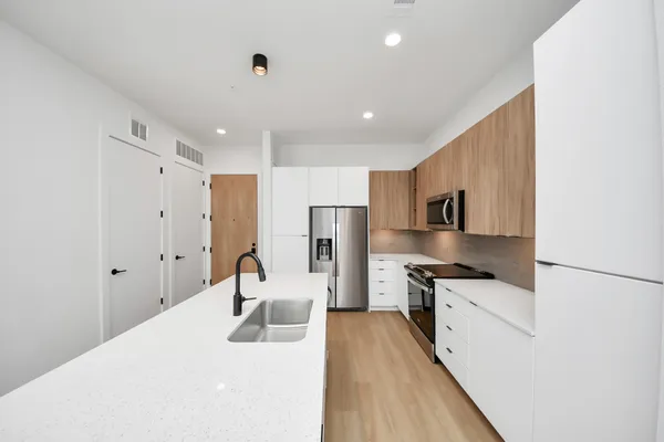 $3,190 | 2810 Riverby Road, Unit 545, Houston, TX 77020