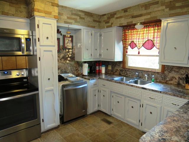 1180 Via Orchard Road Critz, VA 24082 - Photo 8 of 26 EAT IN KITCHEN