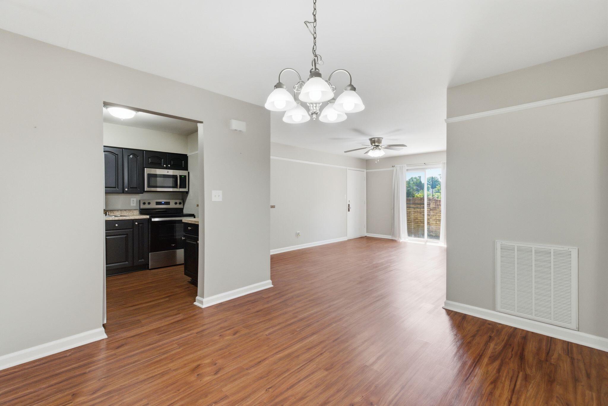1092 Armstrong Mill Road, Unit B Lexington, KY 40517 - Photo 12 of 28 Dining Area