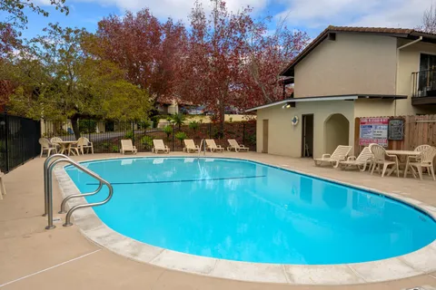 $850,000 | 856 Highland Drive, Unit 4, Santa Barbara, CA 93109