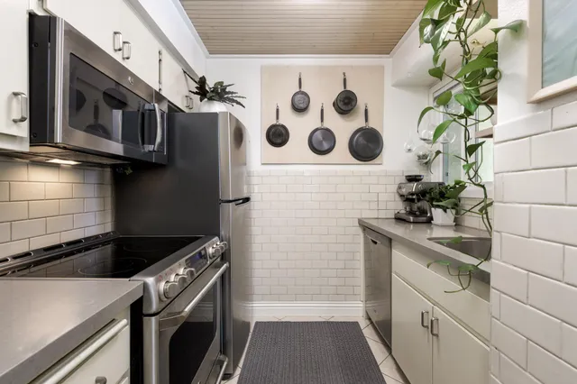 $850,000 | 856 Highland Drive, Unit 4, Santa Barbara, CA 93109