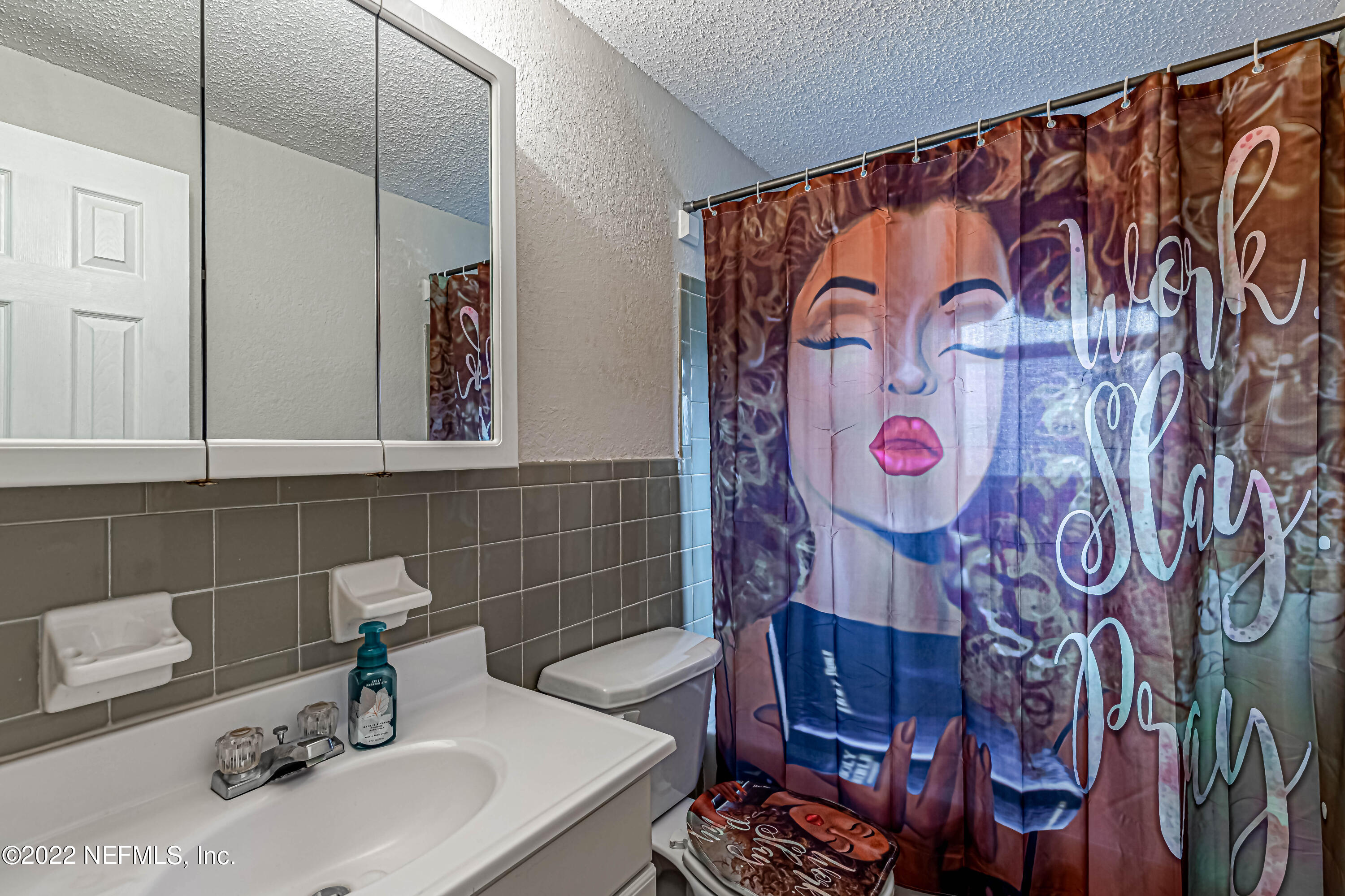 4344 Bedivere Road Jacksonville, FL 32208 - Photo 11 of 30 Bathroom 2