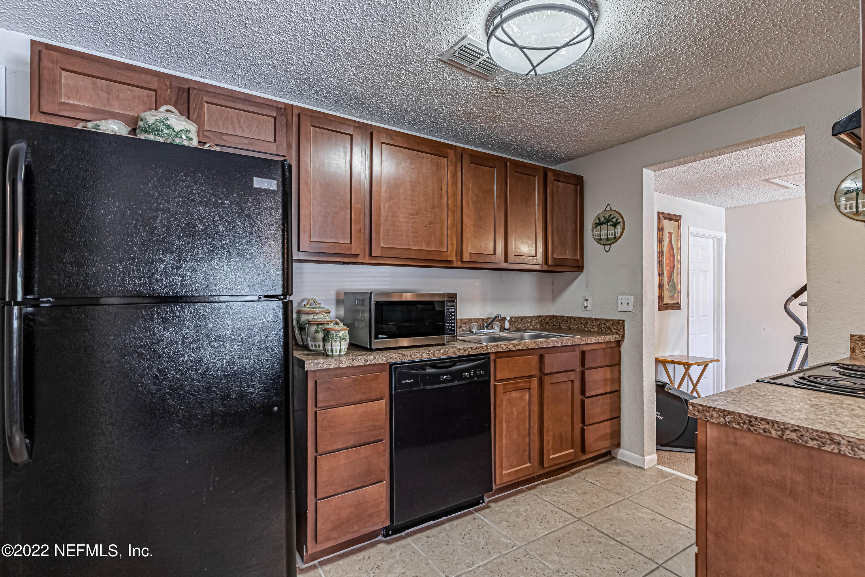 4344 Bedivere Road Jacksonville, FL 32208 - Photo 5 of 30 Kitchen Pic 1