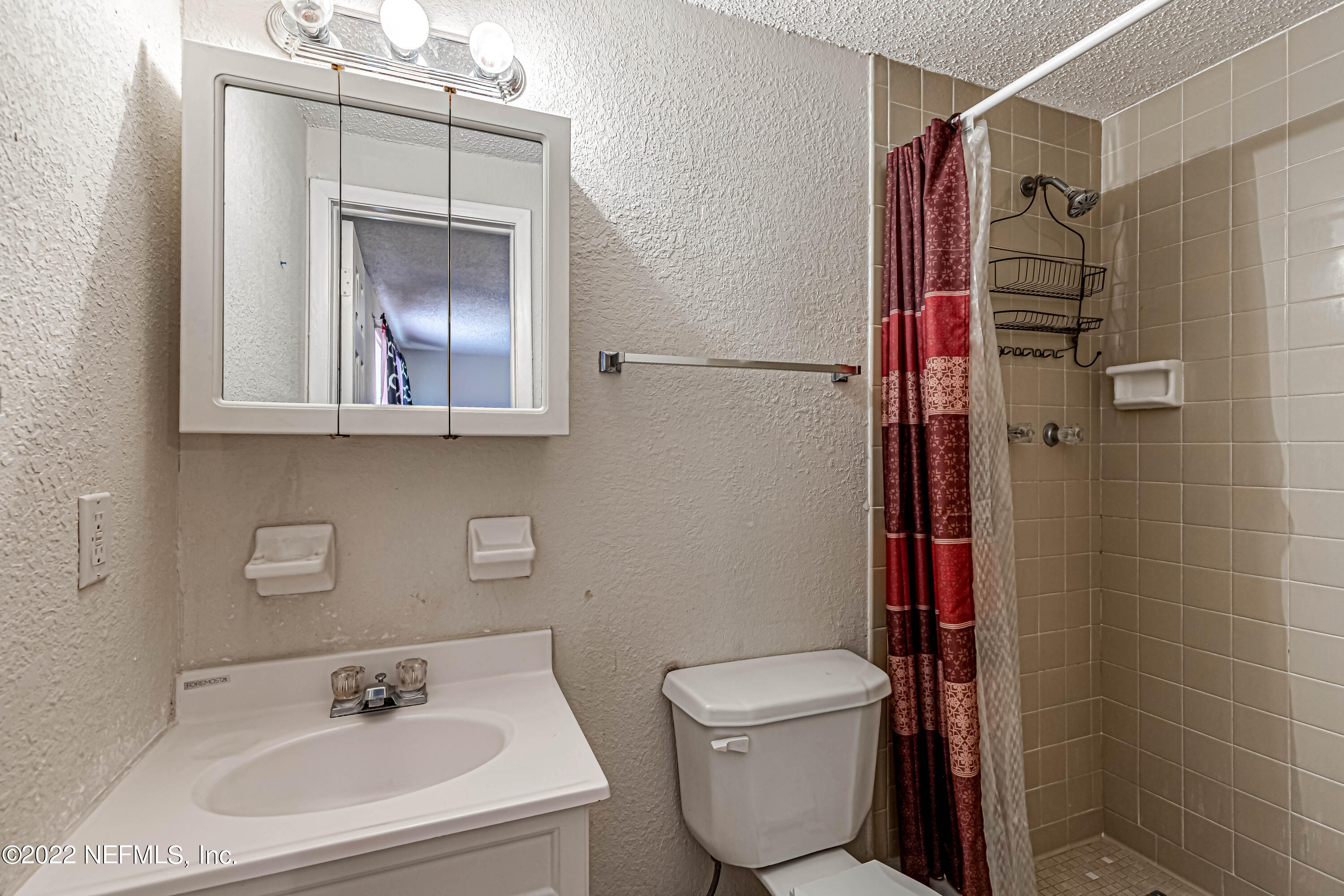 4344 Bedivere Road Jacksonville, FL 32208 - Photo 9 of 30 Master Bathroom