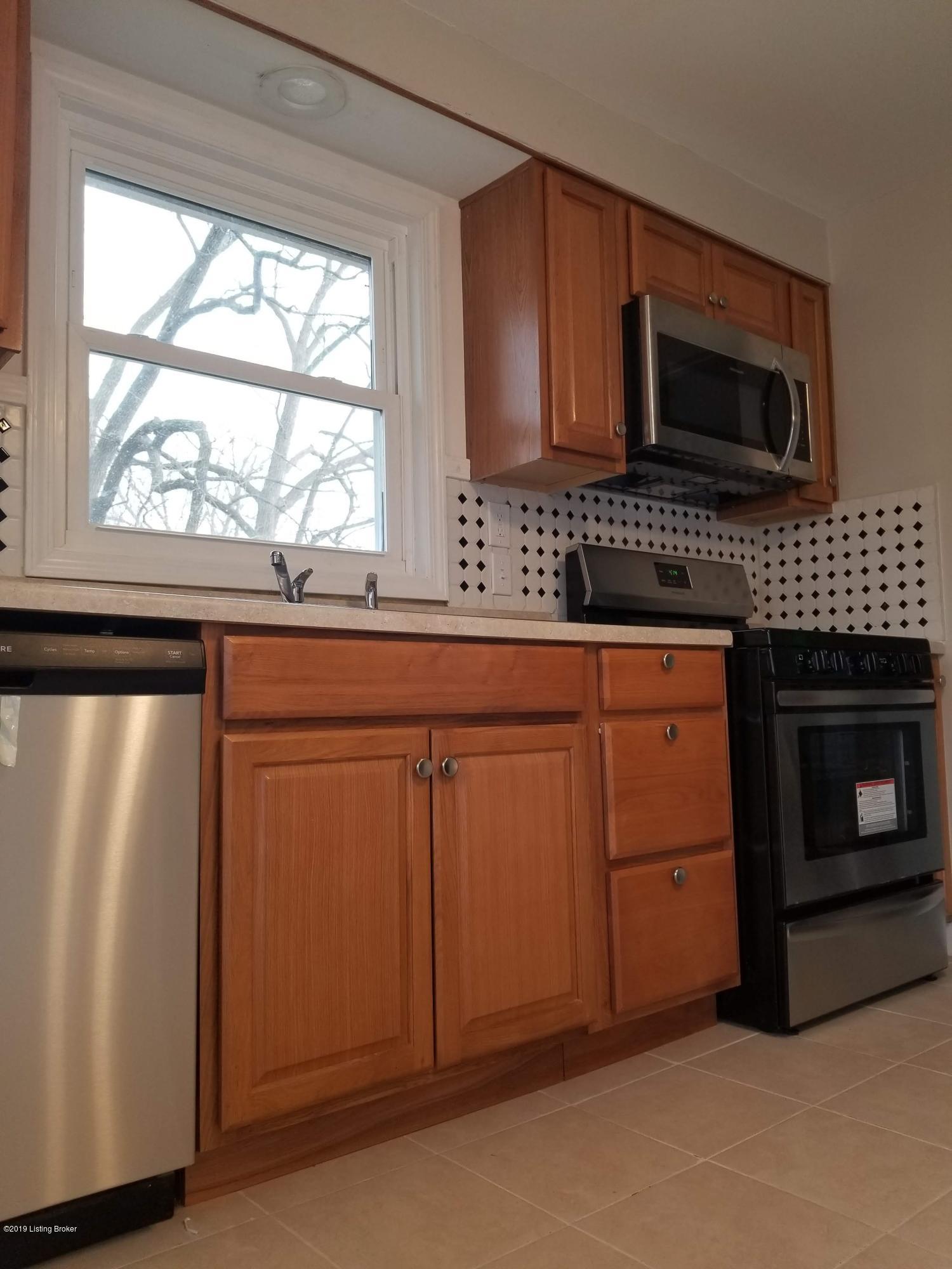 8525 Robbins Road Louisville, KY 40258 - Photo 41 of 48 20190103_155801