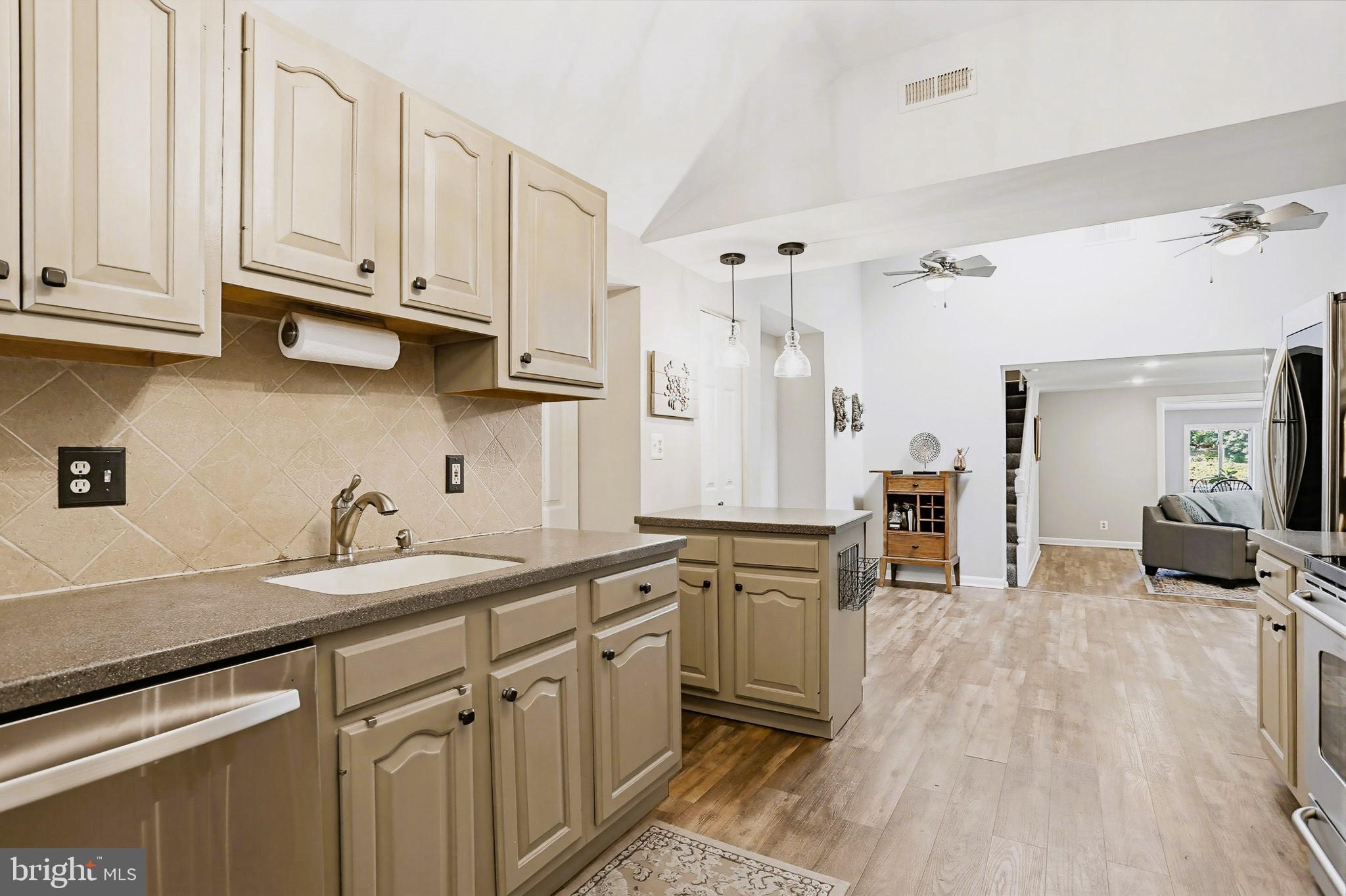 601 Riverside Drive Pasadena, MD 21122 - Photo 5 of 34