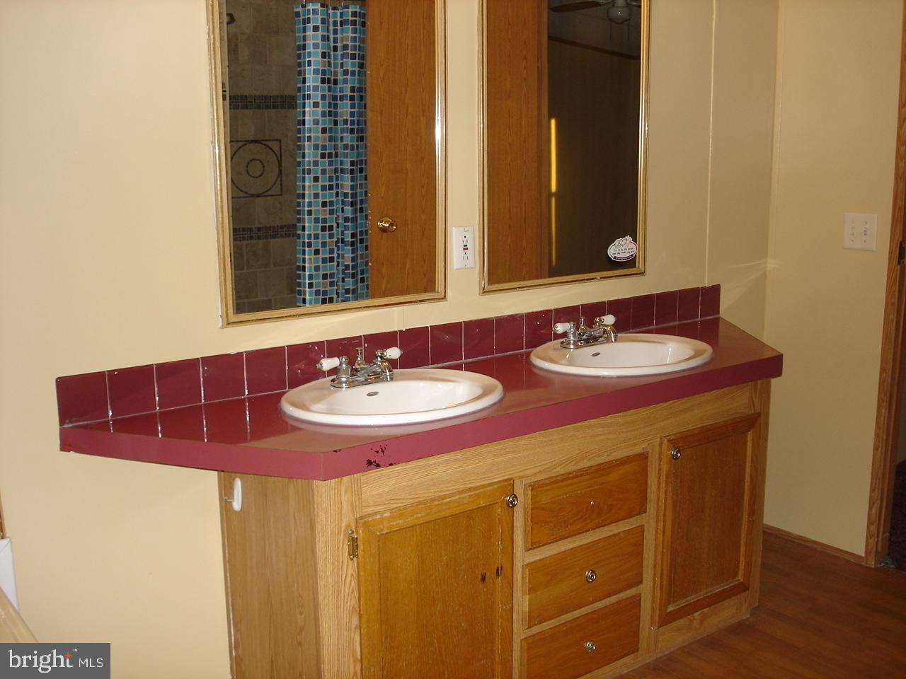 4820 Old Harrisburg Road, Unit L164 Gettysburg, PA 17325 - Photo 17 of 24 Primary Bath