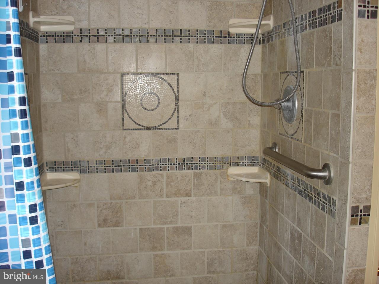 4820 Old Harrisburg Road, Unit L164 Gettysburg, PA 17325 - Photo 18 of 24 Primary Bath
