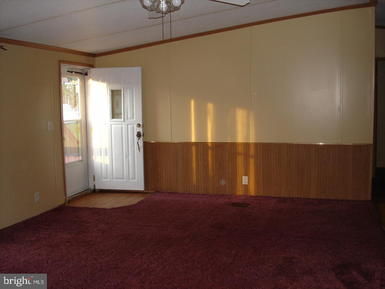 4820 Old Harrisburg Road, Unit L164 Gettysburg, PA 17325 - Photo 5 of 24 Living Room