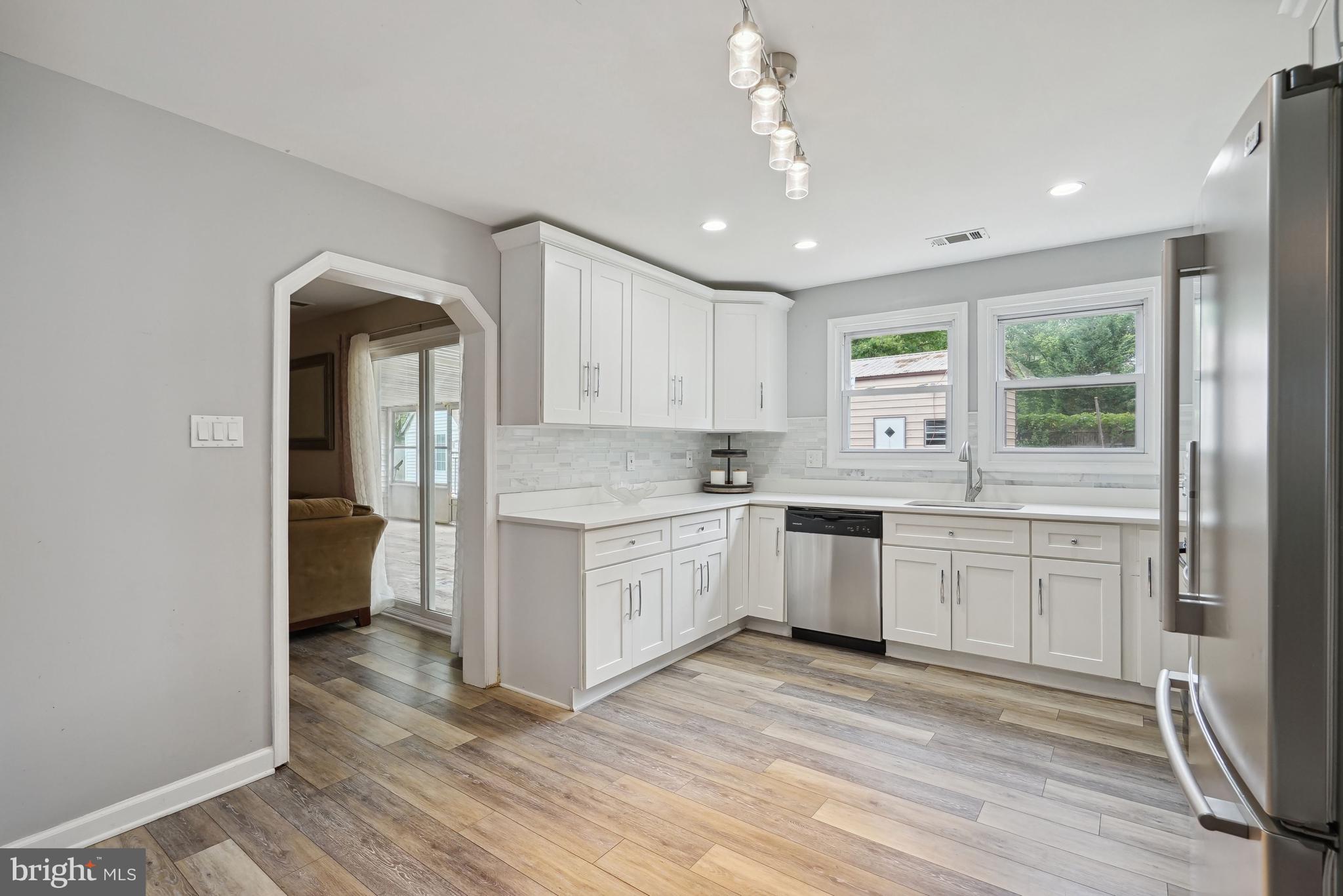 6000 Accokeek Road Brandywine, MD 20613 - Photo 10 of 31 Quartz countertops
