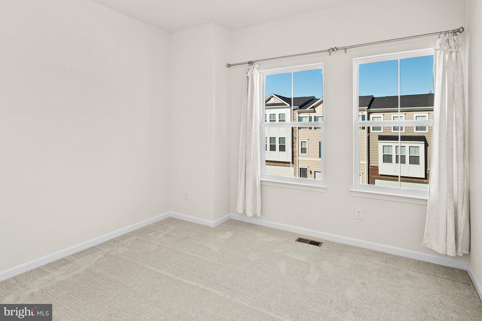 4085 Elizabeth Reed Way Woodbridge, VA 22193 - Photo 38 of 58 Gallery Image 38
