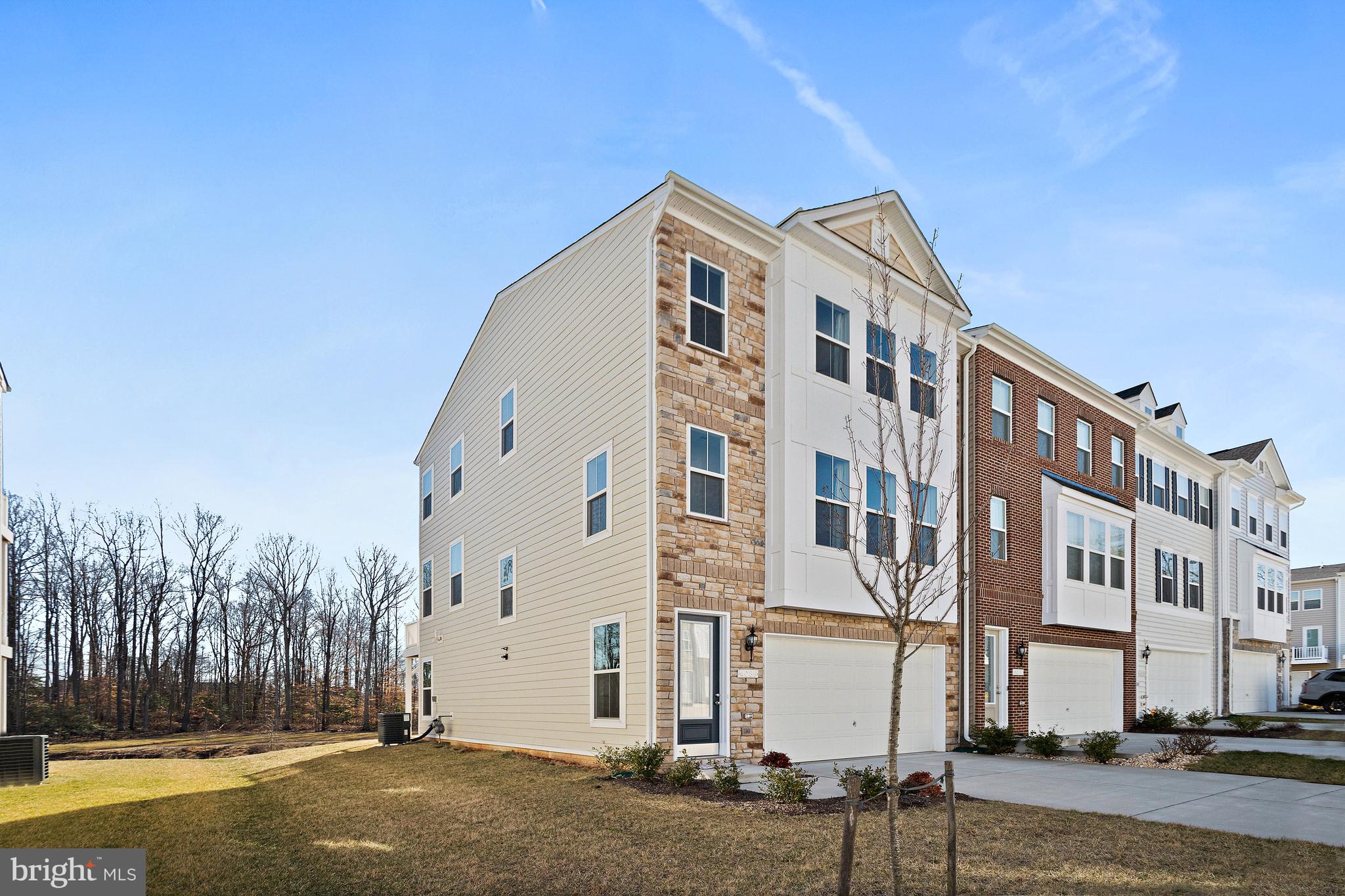 4085 Elizabeth Reed Way Woodbridge, VA 22193 - Photo 4 of 58 Gallery Image 4