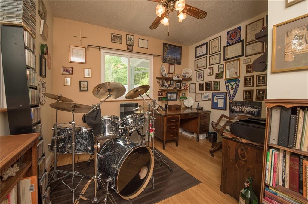1 Quarry Road Sewickley, PA 15143 - Photo 9 of 25 Off the living room is a private den or office space.