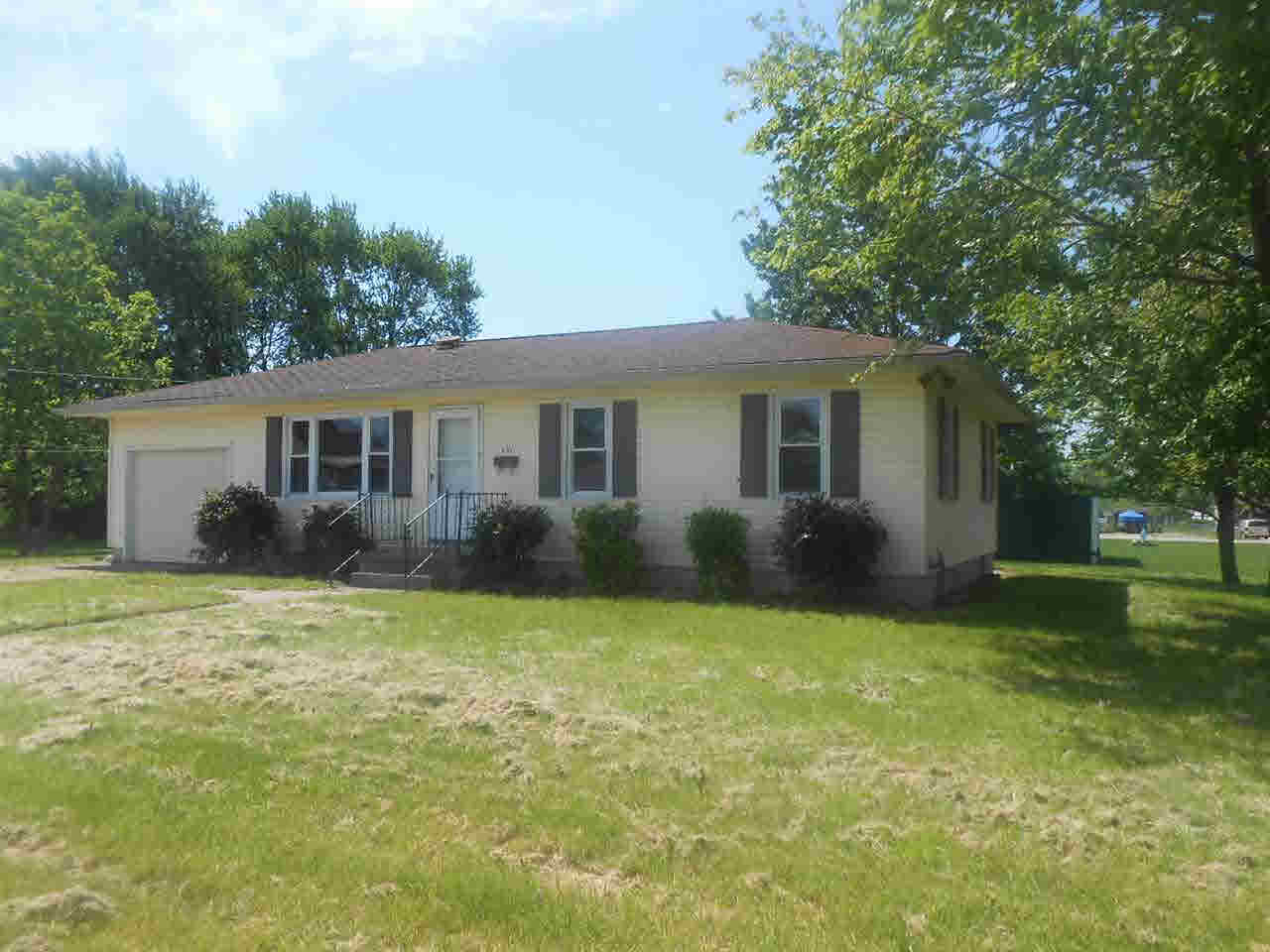 604 Southwest 1st Street Loogootee, IN 47553 - Photo 1 of 11 Gallery Image 1