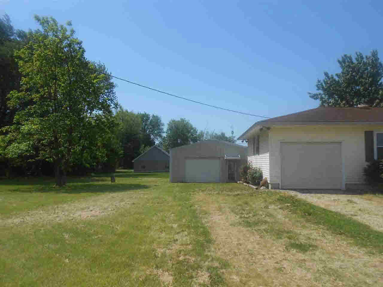 604 Southwest 1st Street Loogootee, IN 47553 - Photo 2 of 11 Gallery Image 2