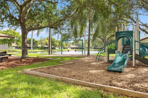 $460,000 | 1530 Northwest 96th Avenue, Unit 1530, Pembroke Pines, FL 33024