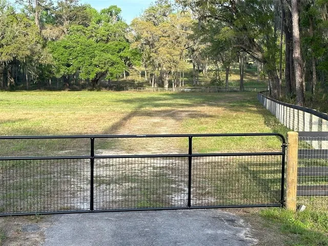 a view of a tennis court