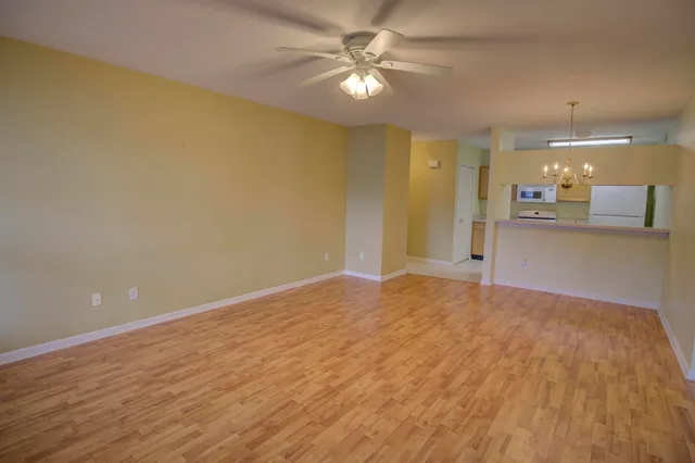 $179,000 | 920 Oakbrook Drive, Jackson, MI 49203