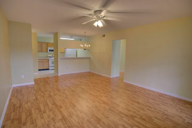 $179,000 | 920 Oakbrook Drive, Jackson, MI 49203