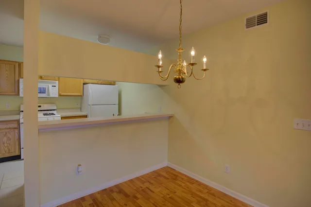 $179,000 | 920 Oakbrook Drive, Jackson, MI 49203