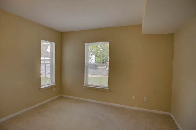 $179,000 | 920 Oakbrook Drive, Jackson, MI 49203