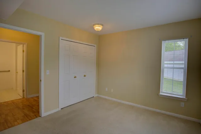 $179,000 | 920 Oakbrook Drive, Jackson, MI 49203