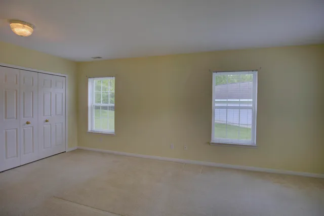 $179,000 | 920 Oakbrook Drive, Jackson, MI 49203