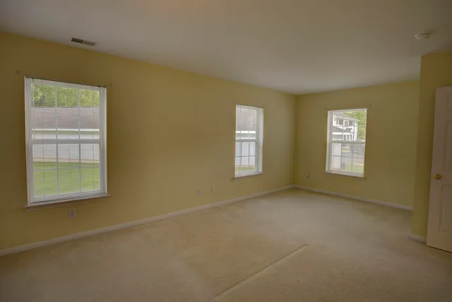 $179,000 | 920 Oakbrook Drive, Jackson, MI 49203