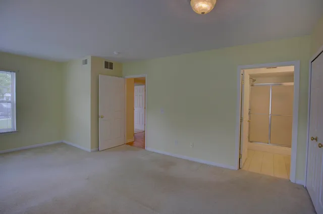 $179,000 | 920 Oakbrook Drive, Jackson, MI 49203