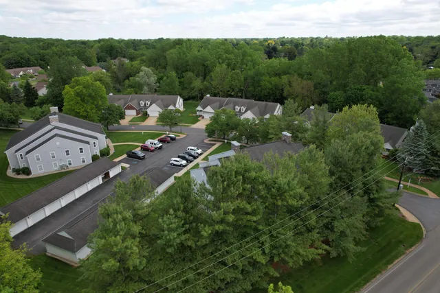 $179,000 | 920 Oakbrook Drive, Jackson, MI 49203