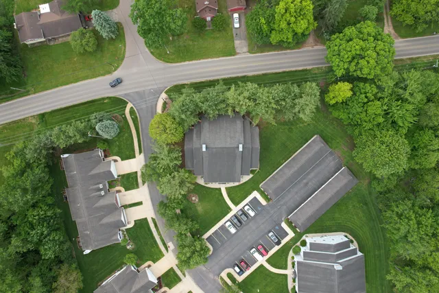 $179,000 | 920 Oakbrook Drive, Jackson, MI 49203