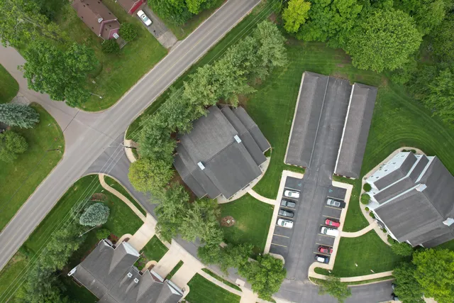 $179,000 | 920 Oakbrook Drive, Jackson, MI 49203